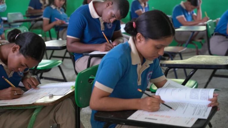 RD cuenta con 192 mil docentes calificados, según Educación