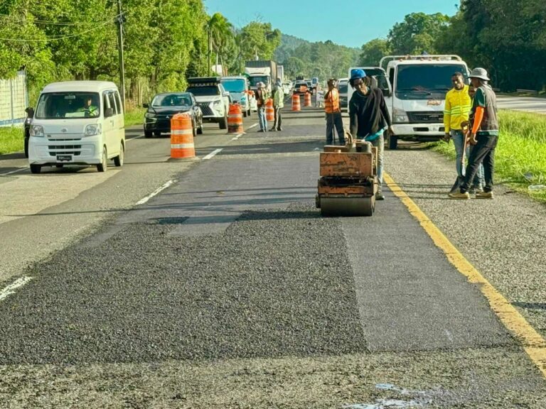 Obras Públicas inicia trabajos de asfaltado en Los Solares de Milton