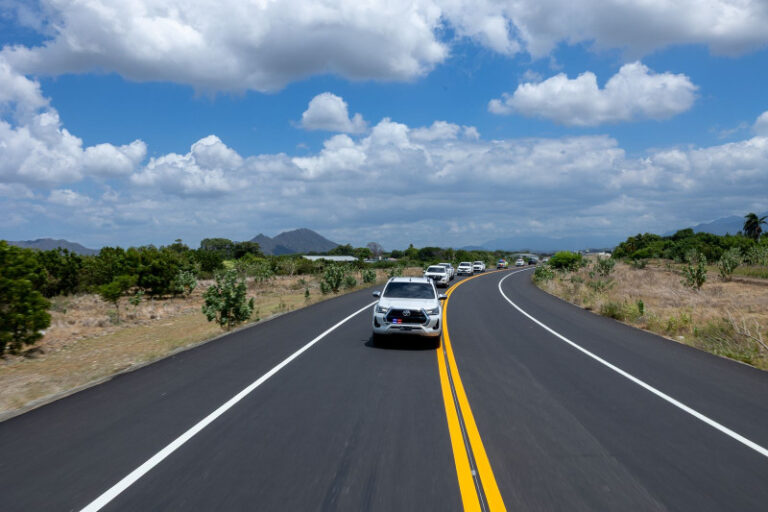 La circunvalación de Baní es de una sola vía hacia el Sur desde este Miércoles Santo