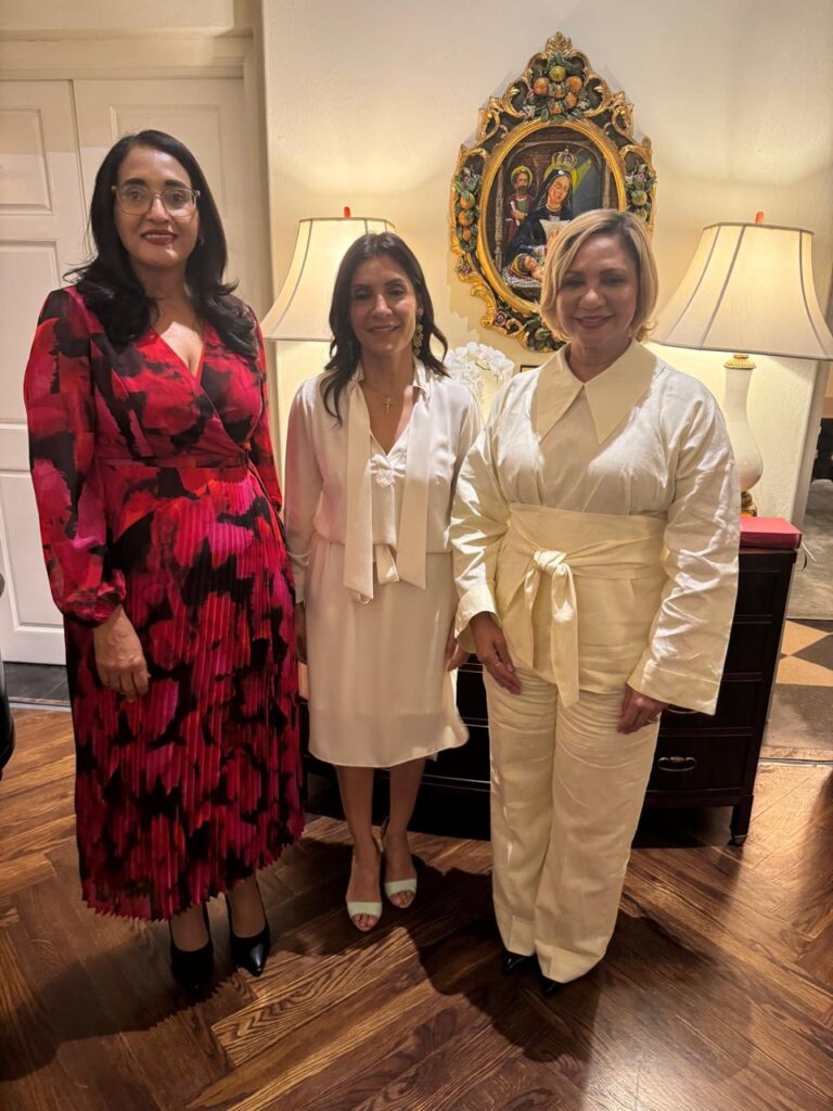Senadora Lía Díaz destaca encuentro con embajadora de Estados Unidos en RD