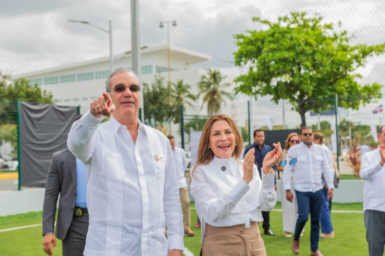 Presidente Abinader y alcaldesa Carolina Mejía inauguran Malecón Deportivo, nuevo punto de encuentro del deporte dominicano