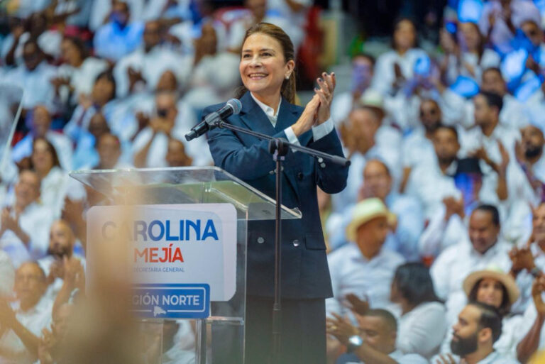 Carolina Mejía empata en el primer lugar de la competencia interna del PRM con 39.8 %