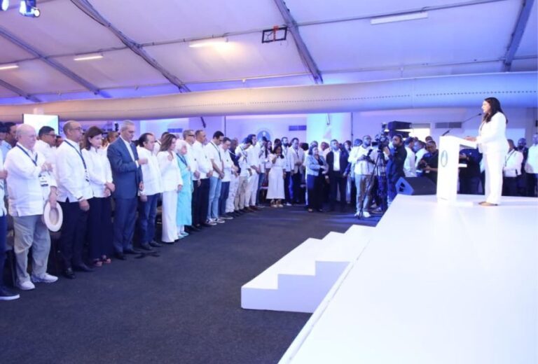 Lía Díaz llama a fortalecer la unidad y dejar de lado el ego durante reunión del Comité Nacional del PRM