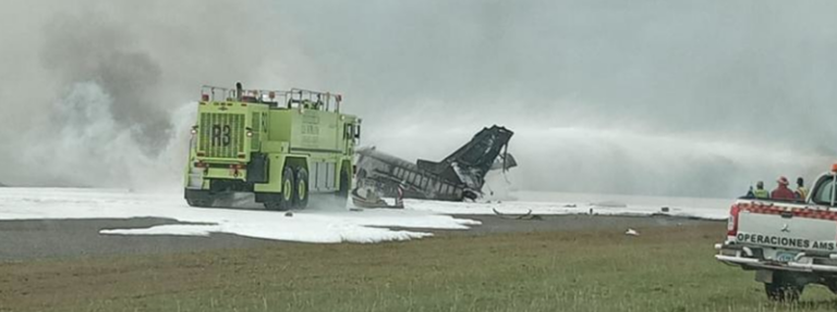 Fallas en el motor derecho fueron las causas de aterrizaje forzado de avión donde murieron pilotos