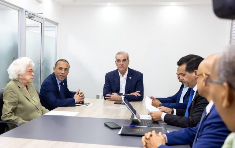 Presidente reafirma respaldo a unidad antifraude Contraloría