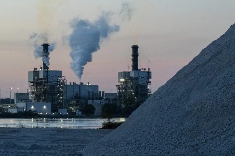 Canadá impone aranceles hasta 50 % acero y electrónica EEUU