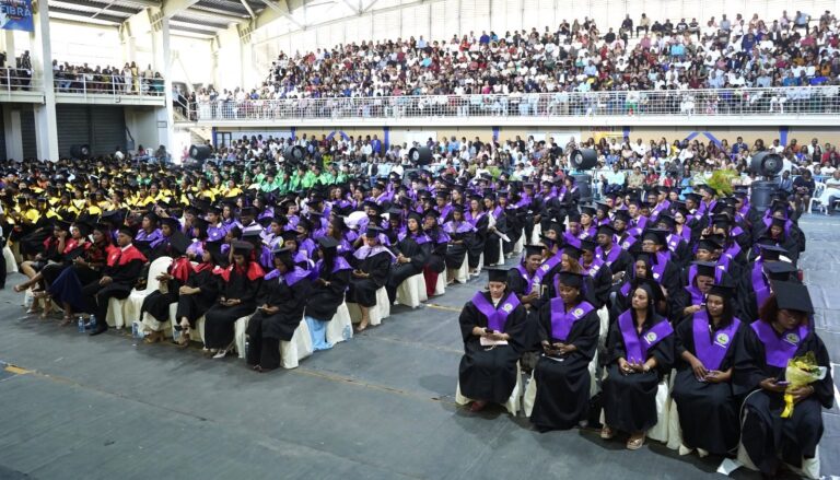 Utesur lanza nueva promoción de profesionales en su  47 aniversario